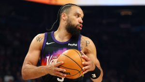 Dillon Brooks justo antes de romperse la mano.