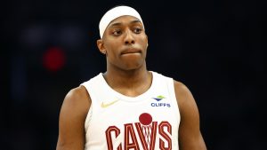 Nae'Qwan Tomlin durante un partido con los Cavaliers.