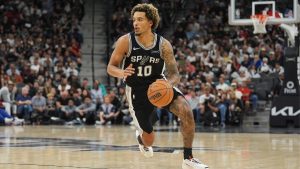 Jeremy Sochan durante uno de sus últimos partidos con San Antonio Spurs.