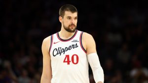 Ivica Zubac, disputando un partido con Los Angeles Clippers en la temporada 2025-26.