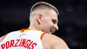 Porzingis debutará esta noche con los Warriors