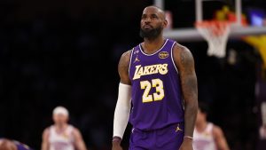 LeBron James no será All-NBA este año