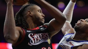 Jabari Walker, disputando un partido con los Philadelphia 76ers en la temporada 2025-26.