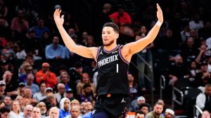 Devin Booker, durante el partido contra Dallas Mavericks.