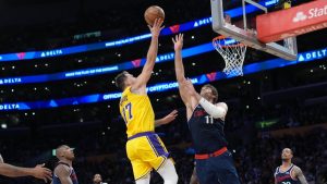 Luka Doncic, jugando contra los Clippers en febrero de 2026.