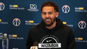 Trae Young en su presentación con los Wizards.