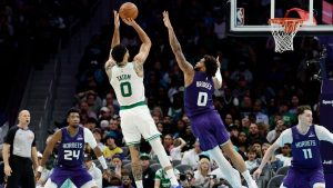 Tatum firma su mejor partido de la temporada