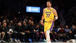 Doncic anota 60 puntos