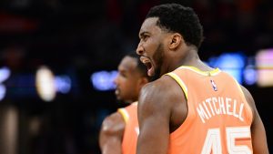 Donovan Mitchell, disputando un partido con los Cleveland Cavaliers en marzo de 2026.