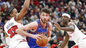 Chet Holmgren, jugando contra Chicago Bulls en marzo de 2026.