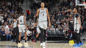 Los Spurs arrasan a Houston