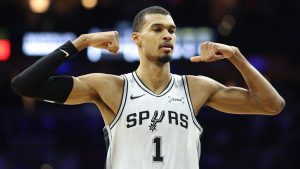 Los Spurs apalizan a los 76ers