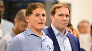 Mark Cuban y Patrick Dumont en un acto de los Dallas Mavericks