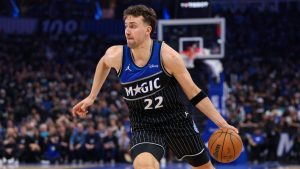 Franz Wagner maneja el balón con los Orlando Magic.