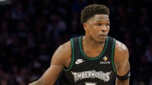 Anthony Edwards, durante la serie de playoffs contra Denver en 2026.