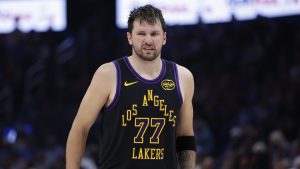Luka Doncic, durante el partido de Lakers contra Oklahoma City.