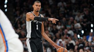 Los Spurs fuerzan el Game 7