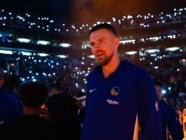 Porzingis seguirá en los Warriors