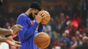 Karl-Anthony Towns durante un calentamiento con los Knicks.