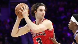 Josh Giddey, disputando un partido con los Chicago Bulls.