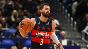 Trae Young, disputando un partido con los Washington Wizards.