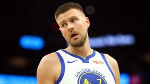 Porzingis podría seguir en los Warriors