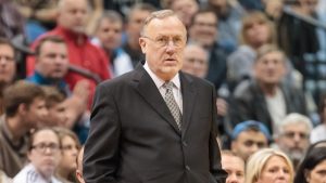 Rick Adelman, durante su etapa como entrenador de los Minnesota Timberwolves.