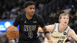E.J. Liddell, disputando un partido con los Brooklyn Nets.