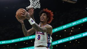 Kelly Oubre Jr. intenta una bandeja.