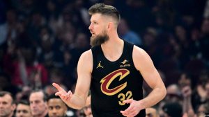 Dean Wade a los 76ers