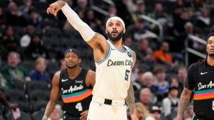 Gary Trent se queda en Milwaukee