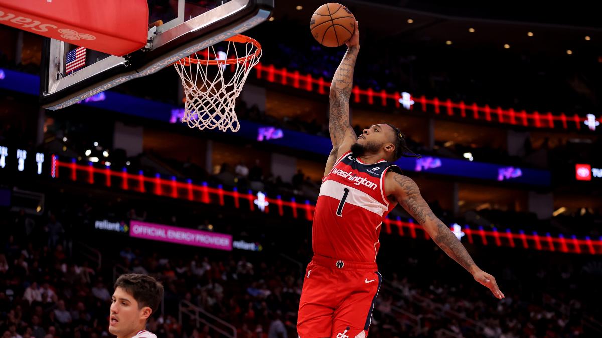 Los Cavaliers cortan a Cam Whitmore