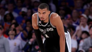 Victor Wembanyama, disputando un partido con los San Antonio Spurs.