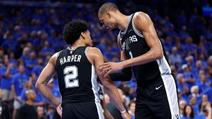 Los Spurs entrenan en Francia