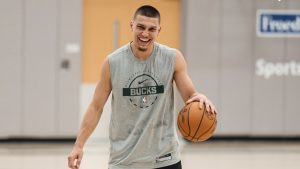 Herro, contento en Milwaukee