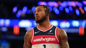 Cam Whitmore en uno de sus pocos partidos con Washington.