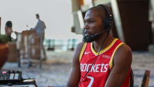 Kevin Durant durante el Media Day de los Rockets.