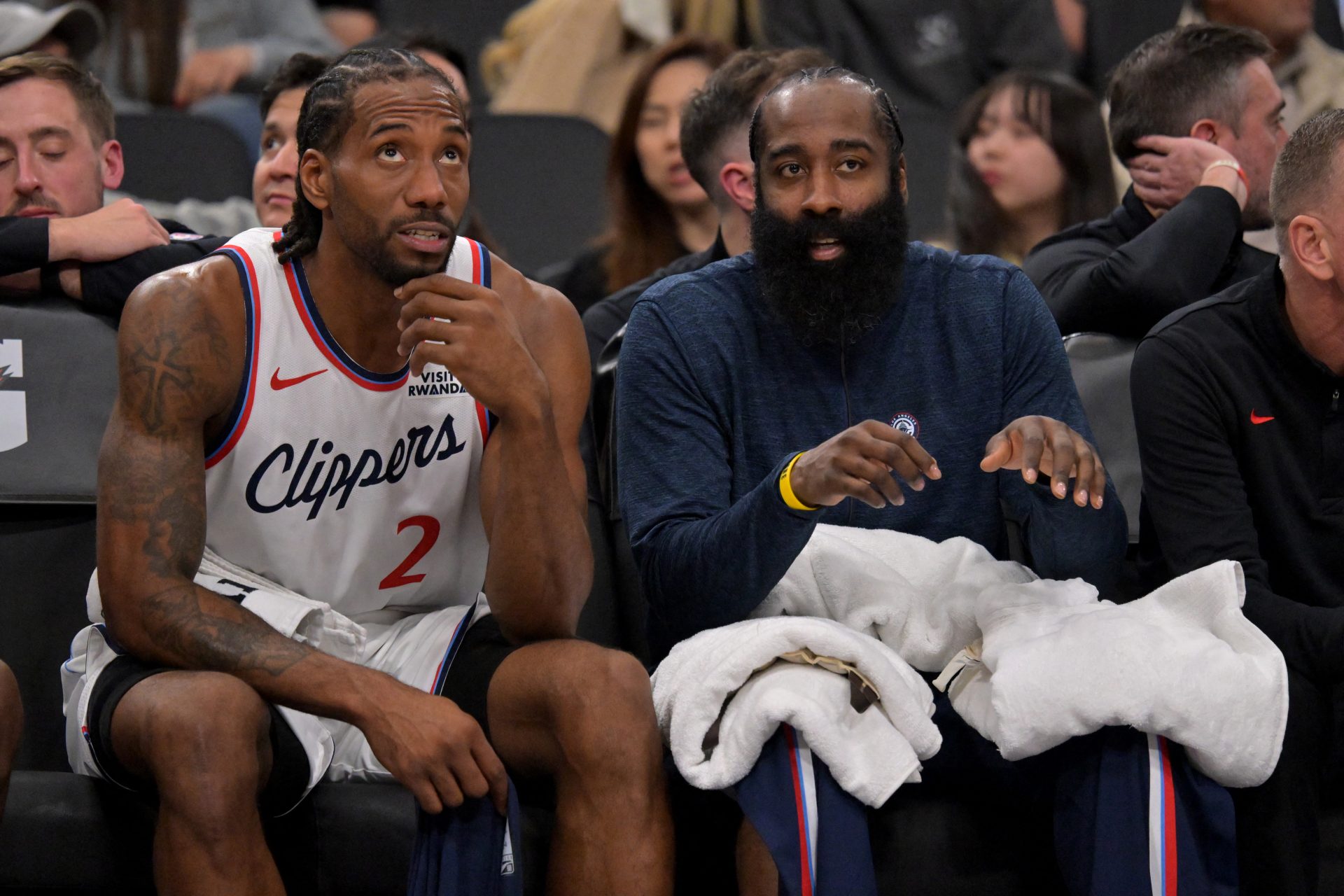 La sanción a los Clippers deja intacto el último botín de Harden