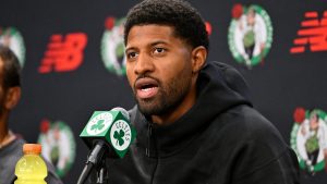 Paul George, durante la conferencia de presentación con los Boston Celtics.