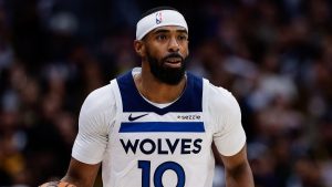 Mike Conley, jugando con los Minnesota Timberwolves.