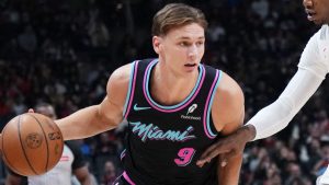 Pelle Larsson, disputando un partido con los Miami Heat.