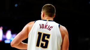 Nikola Jokic en su debut de pretemprada 2026.