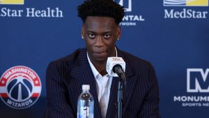 A.J. Dybantsa, durante una rueda de prensa con los Washington Wizards.